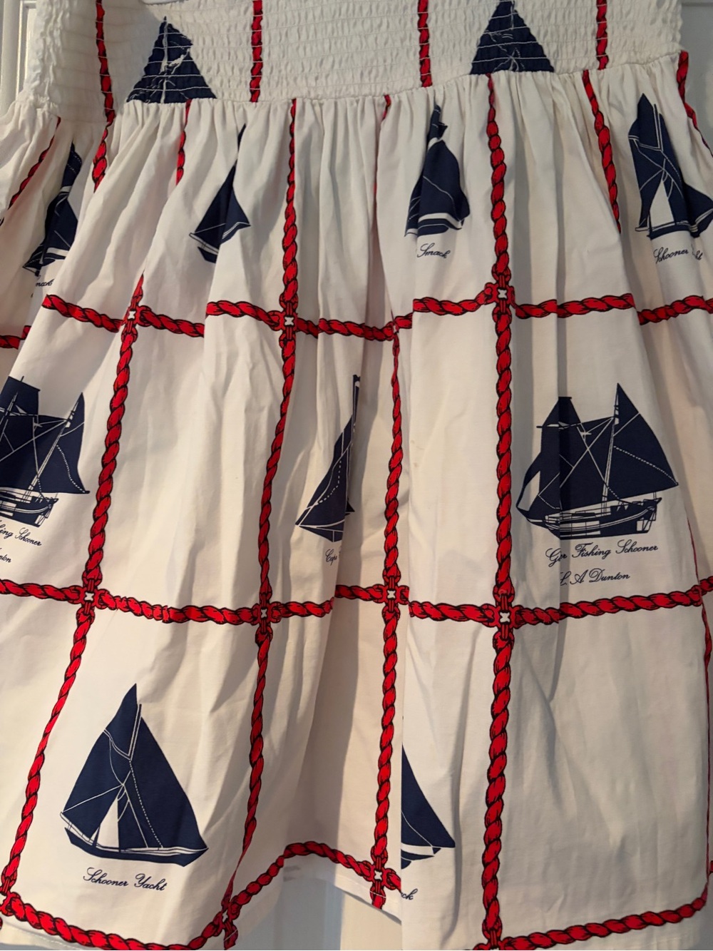 Tory Burch White Smocked Skirt with Navy Sailboat Print and Red Trim 10 M - Picture 2 of 8